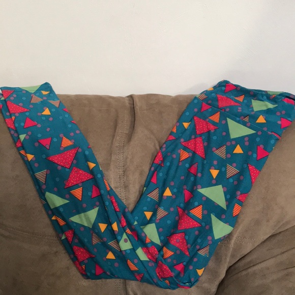LuLaRoe Tall & Curvy Leggings - Picture 1 of 3